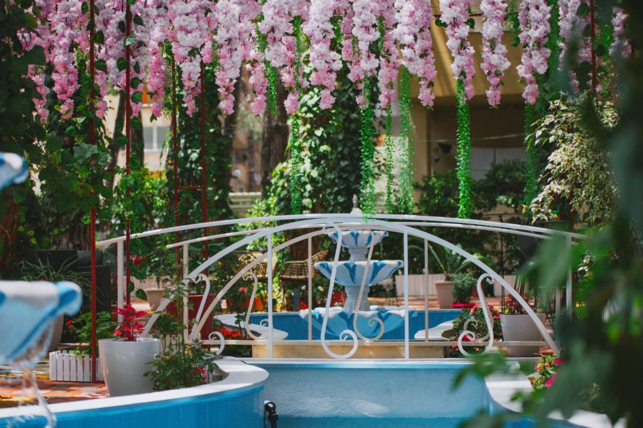 Hotel Mali I Robit Golem (Tirana)
