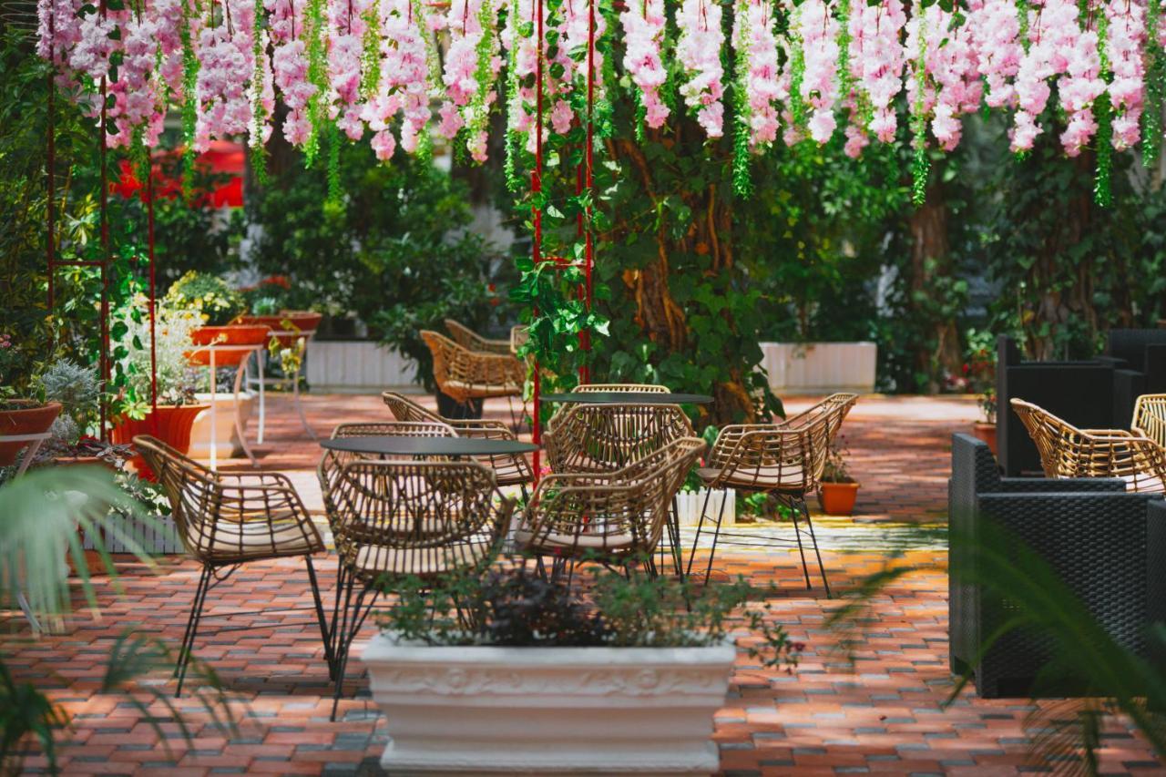 Hotel Mali I Robit Golem (Tirana)